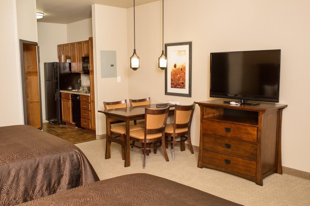 Teddy'S Residential Suites Watford City Kültér fotó