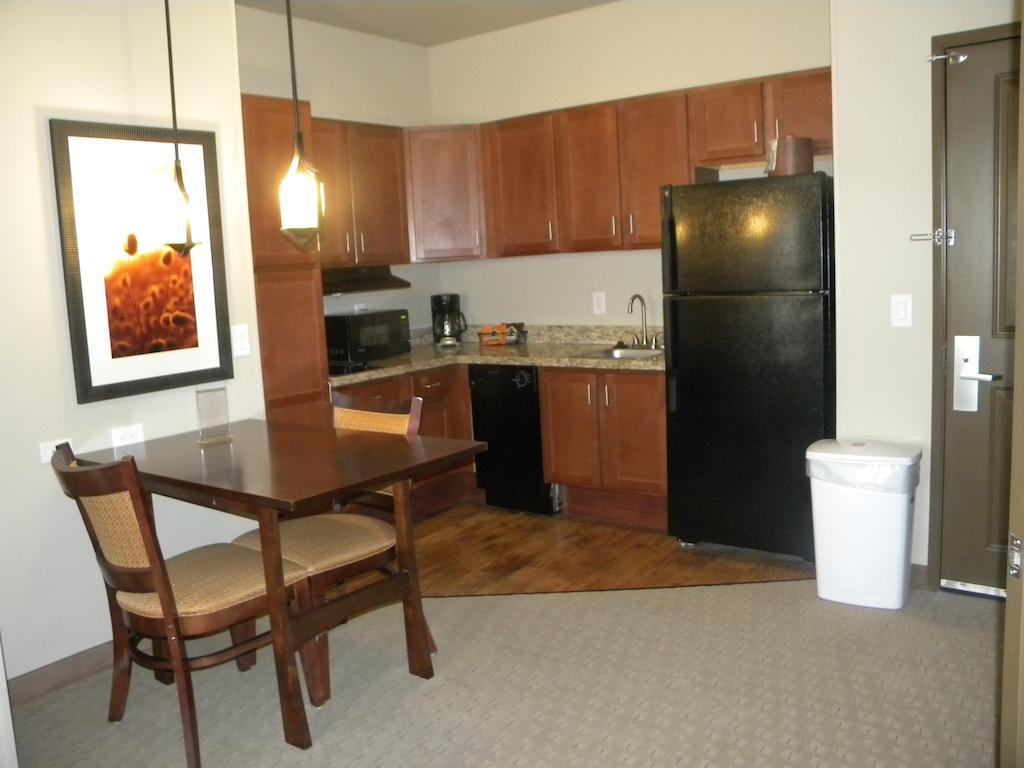 Teddy'S Residential Suites Watford City Kültér fotó