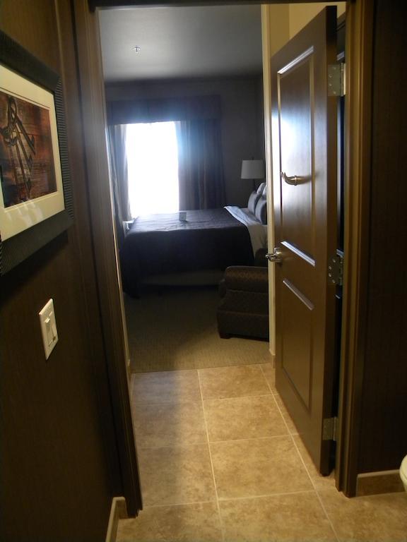 Teddy'S Residential Suites Watford City Kültér fotó