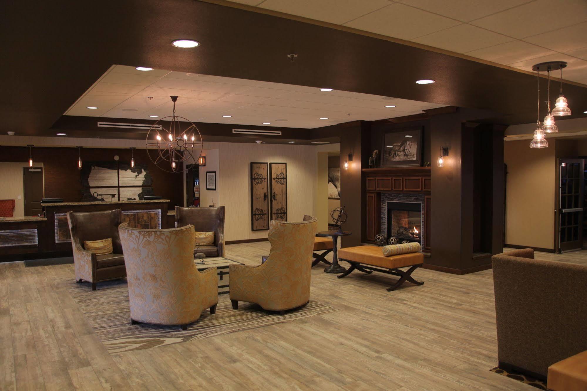 Teddy'S Residential Suites Watford City Kültér fotó