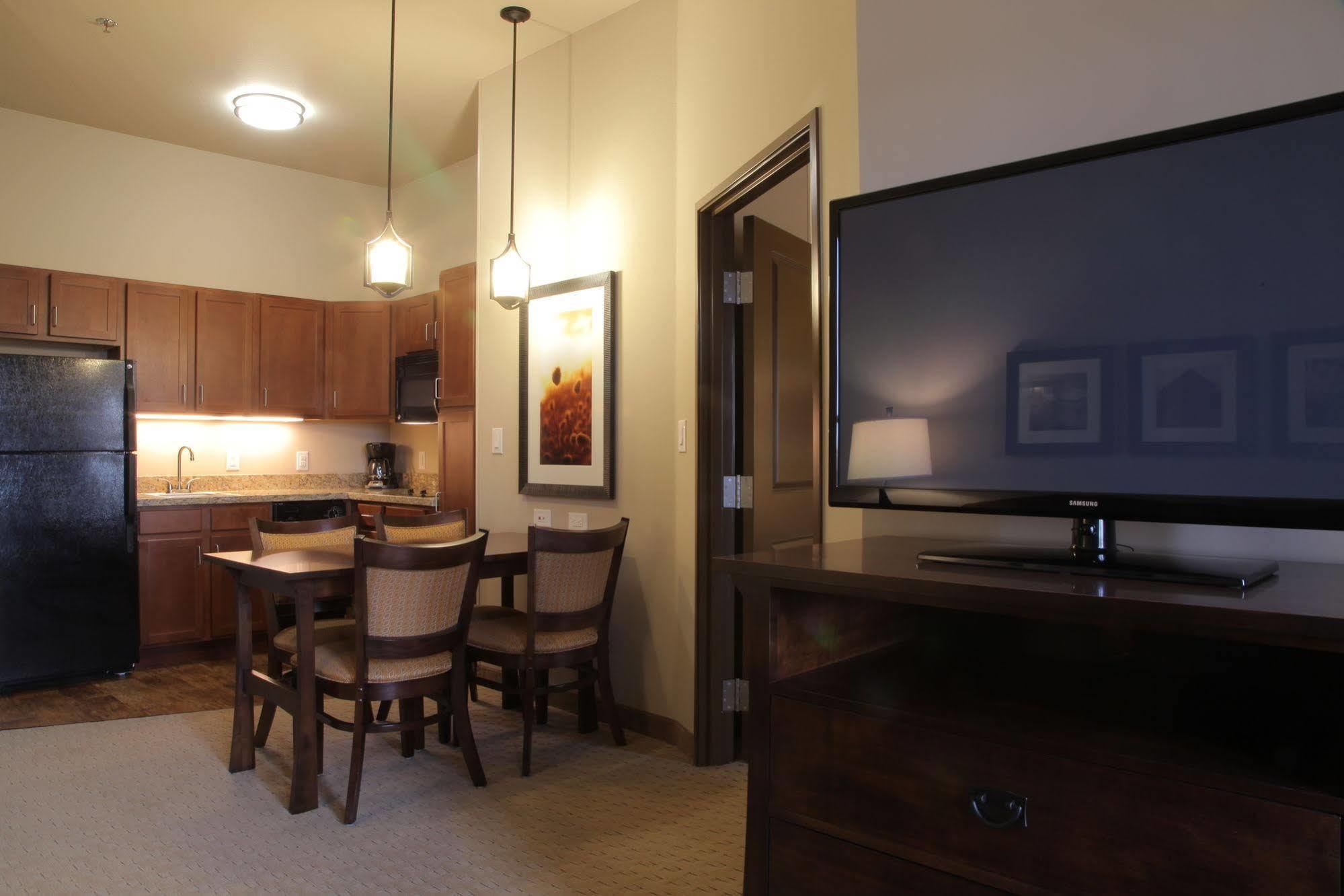 Teddy'S Residential Suites Watford City Kültér fotó